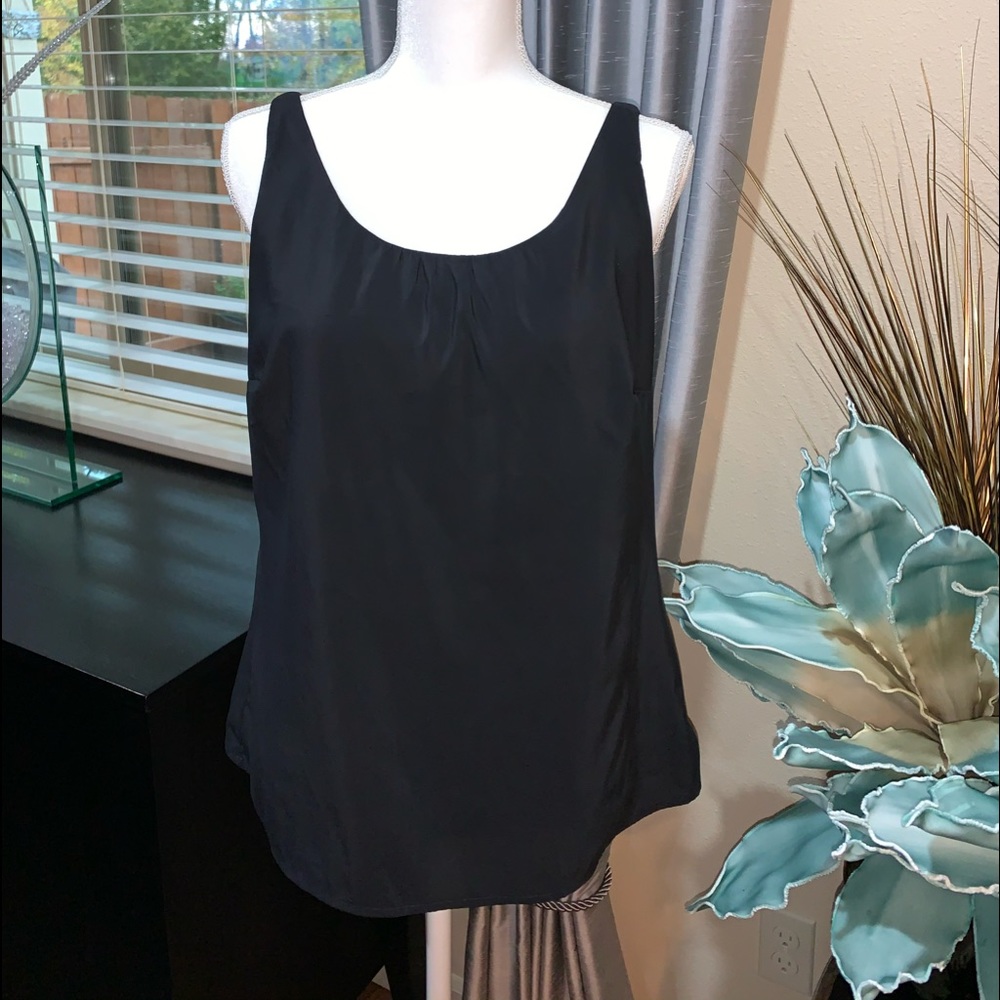 Jaclyn Smith black top size M